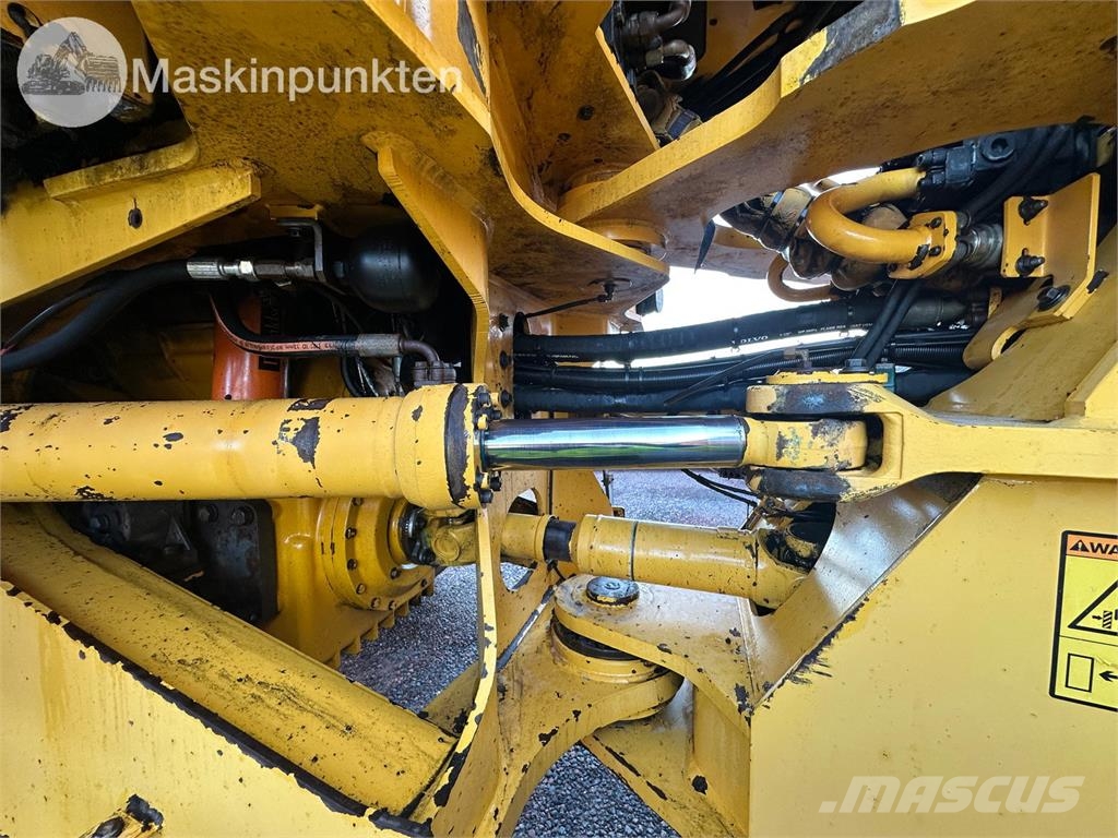 Volvo L220F Kolesni nakladalci