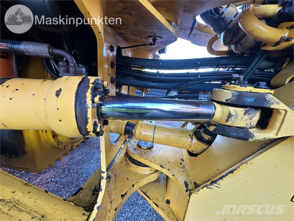 Volvo L220F Kolesni nakladalci
