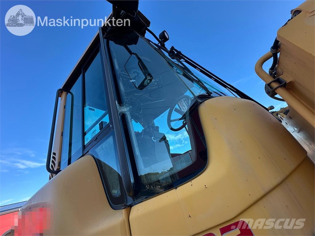 Volvo L220F Kolesni nakladalci