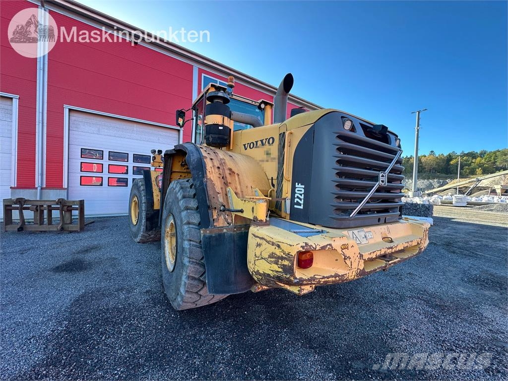 Volvo L220F Kolesni nakladalci