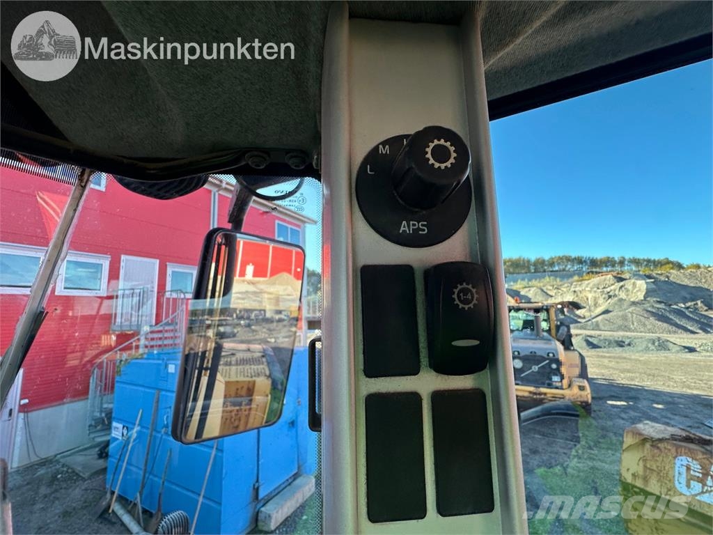 Volvo L220F Kolesni nakladalci