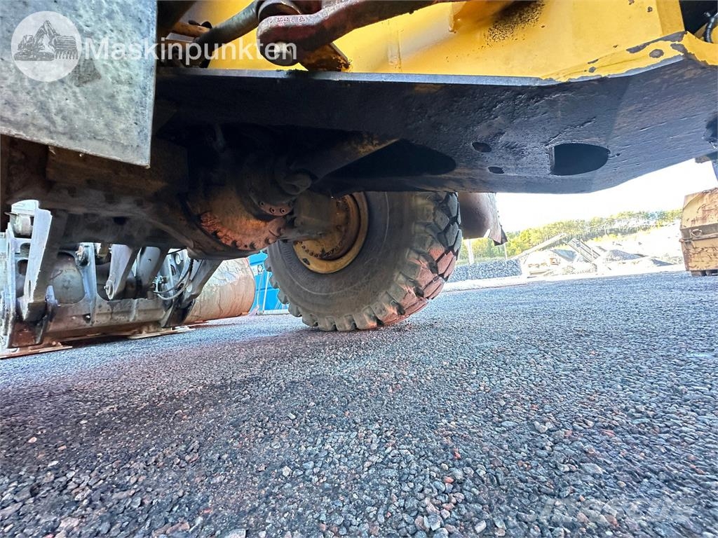 Volvo L220F Kolesni nakladalci
