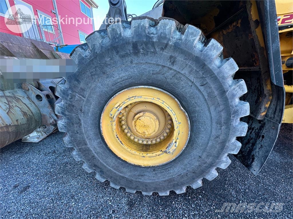 Volvo L220F Kolesni nakladalci