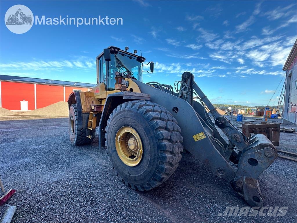 Volvo L220F Kolesni nakladalci