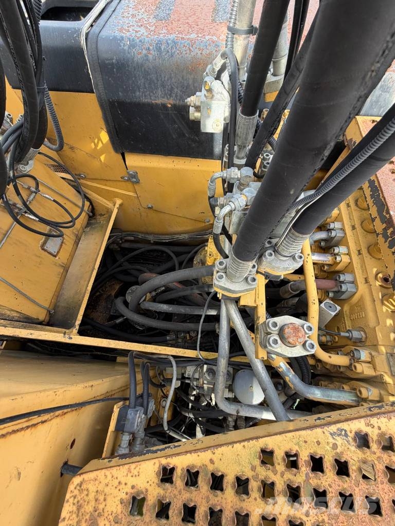 CAT M 315 Bagri na kolesih