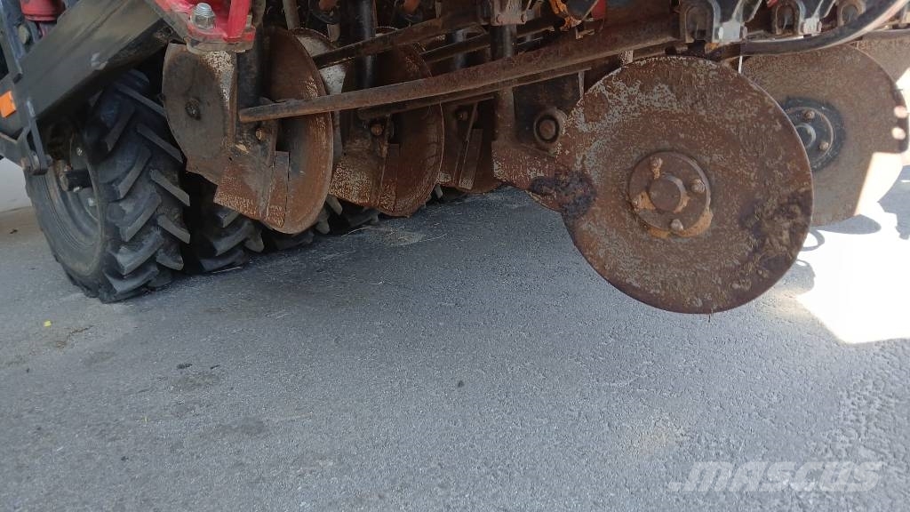 Junkkari 3000t hs+laitteella. مثاقيب مدمجة