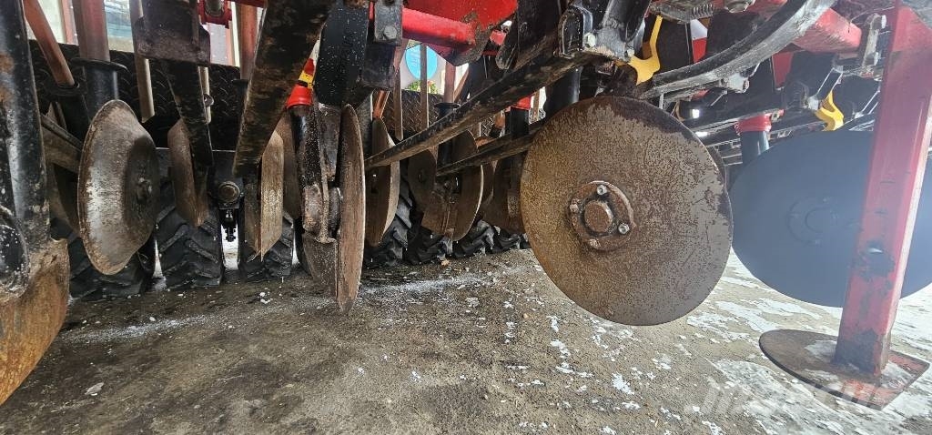 Junkkari 3000t hs+laitteella. مثاقيب مدمجة