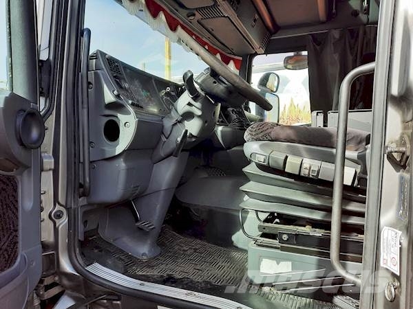 Scania R 114 LB 380 Camiones con chasís y cabina
