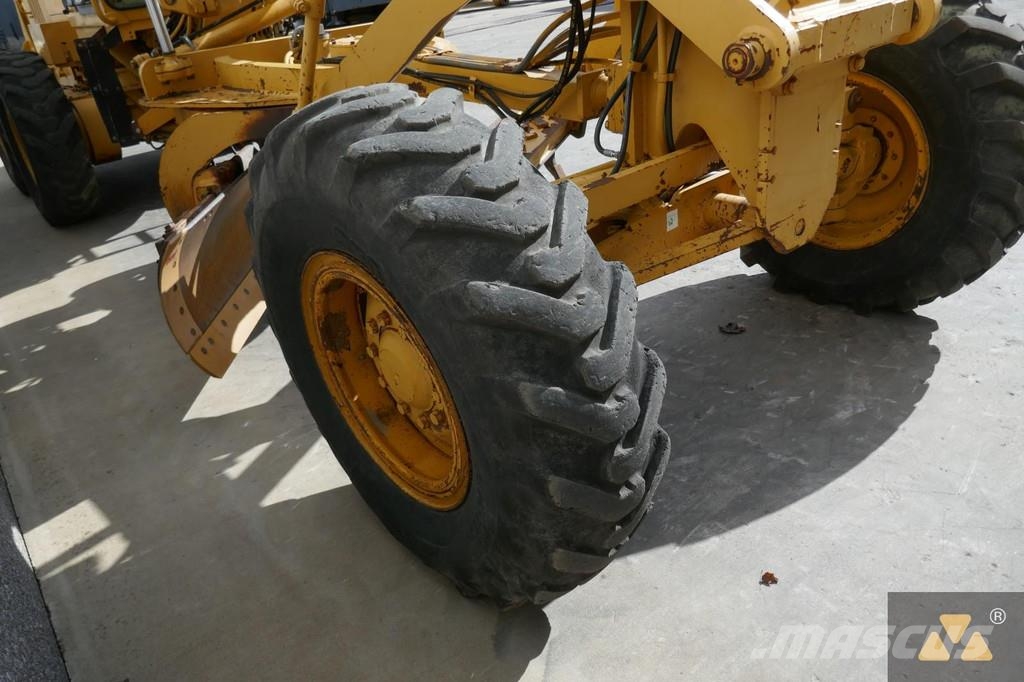 CAT 140H Грейдери