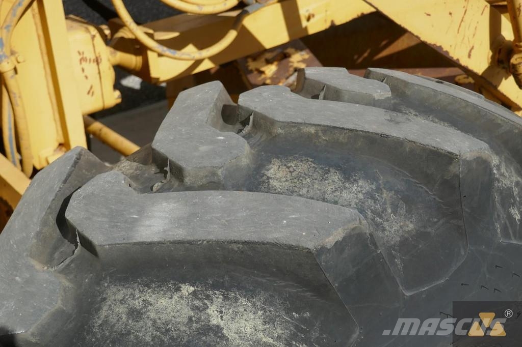 CAT 140H Грейдери