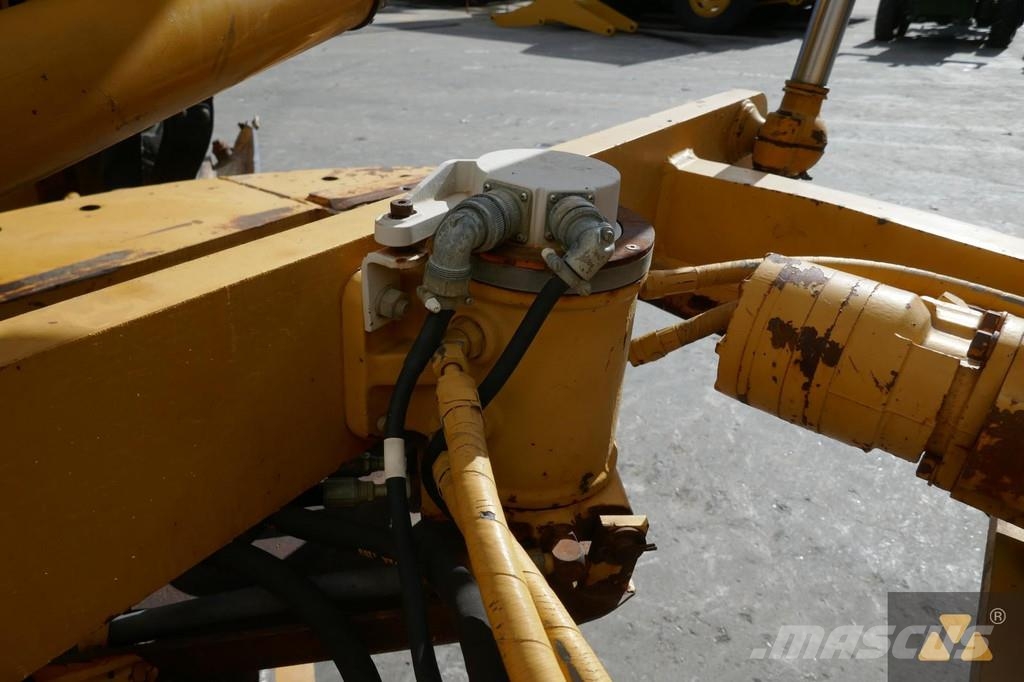 CAT 140H Graders