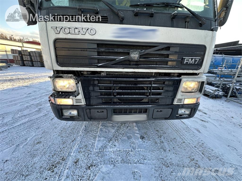 Volvo FM7 6X2 JMN شاحنات الرافعات