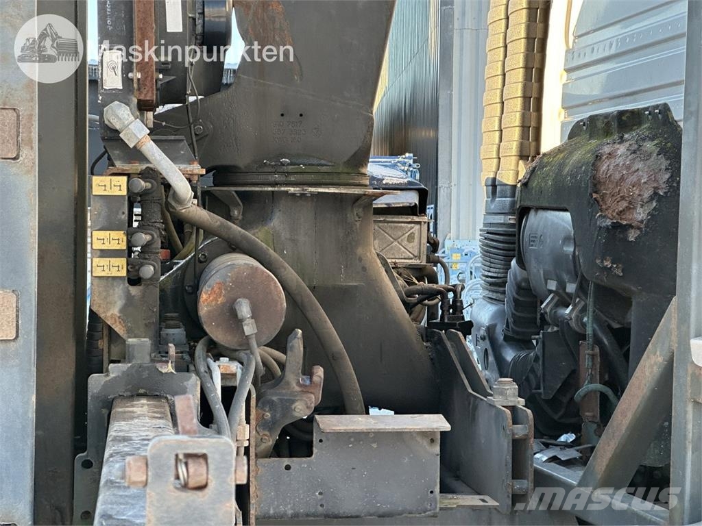 Volvo FM7 6X2 JMN شاحنات الرافعات