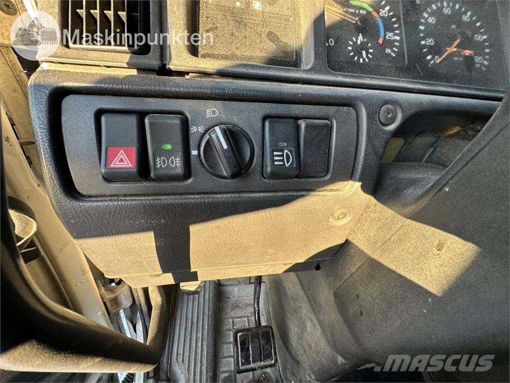 Volvo FM7 6X2 JMN شاحنات الرافعات