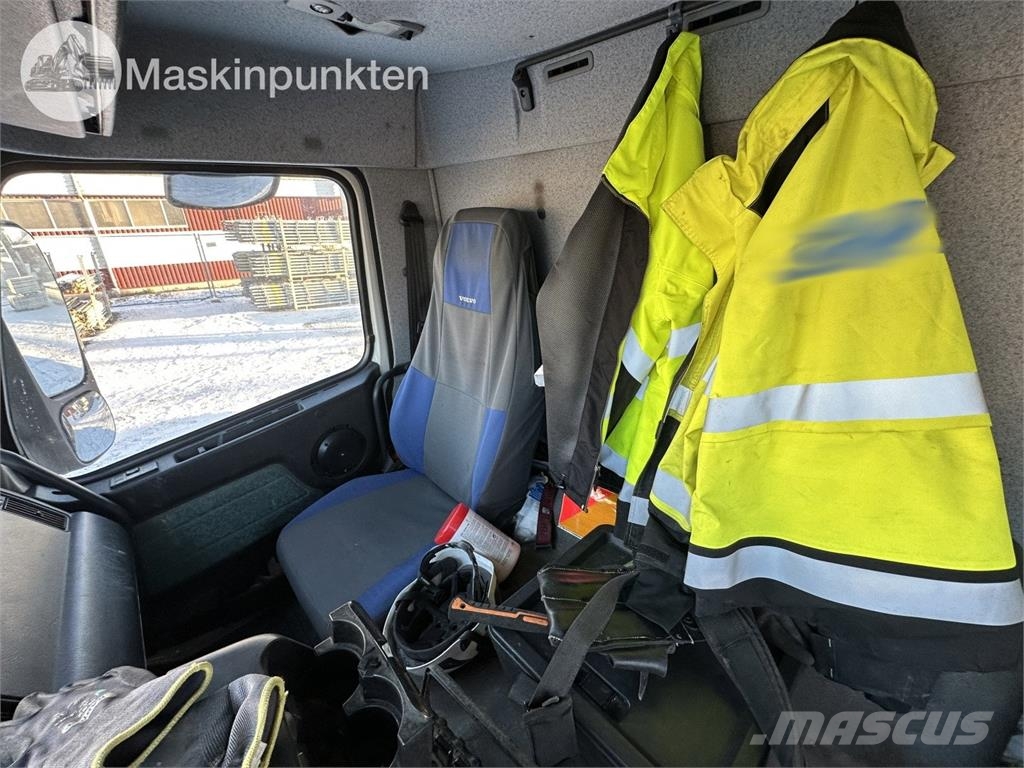 Volvo FM7 6X2 JMN شاحنات الرافعات