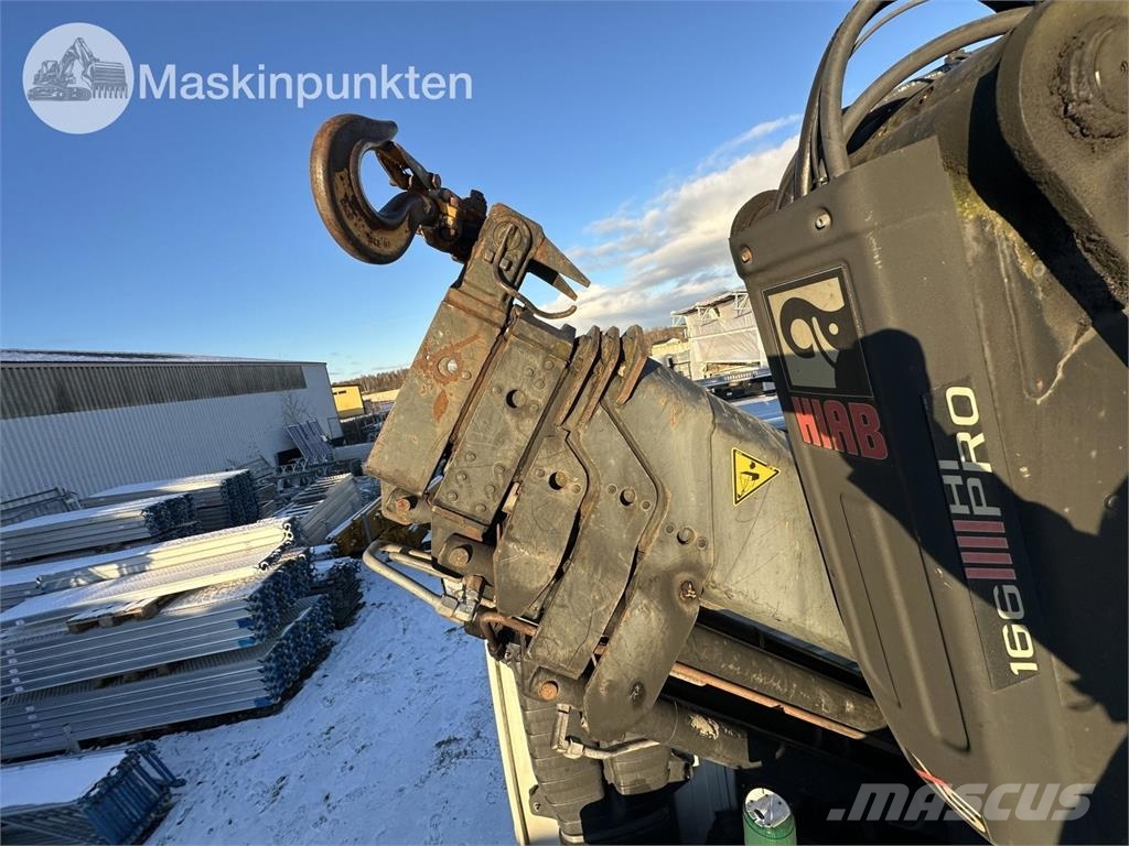 Volvo FM7 6X2 JMN شاحنات الرافعات