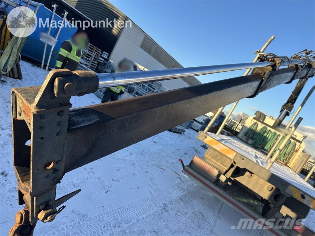 Volvo FM7 6X2 JMN شاحنات الرافعات