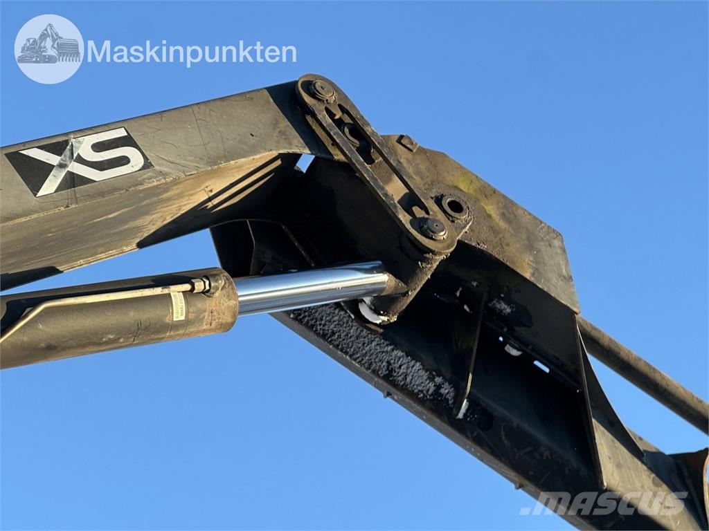 Volvo FM7 6X2 JMN شاحنات الرافعات