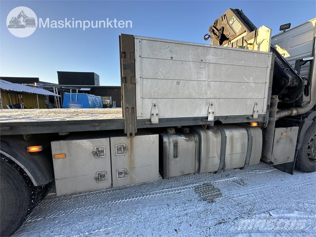 Volvo FM7 6X2 JMN شاحنات الرافعات