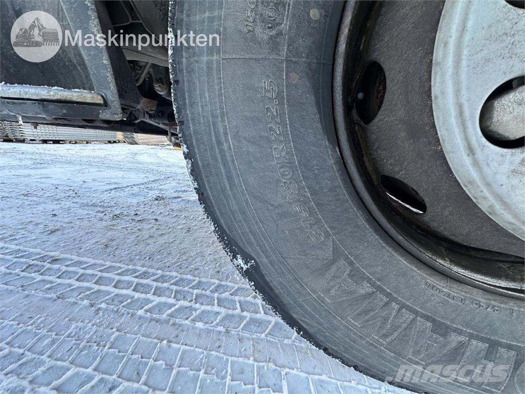 Volvo FM7 6X2 JMN شاحنات الرافعات