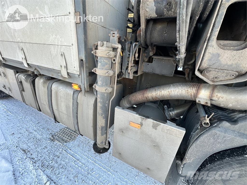 Volvo FM7 6X2 JMN شاحنات الرافعات