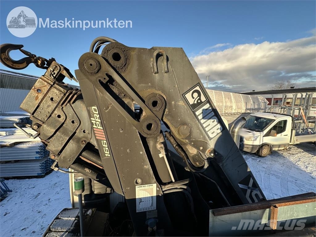 Volvo FM7 6X2 JMN شاحنات الرافعات