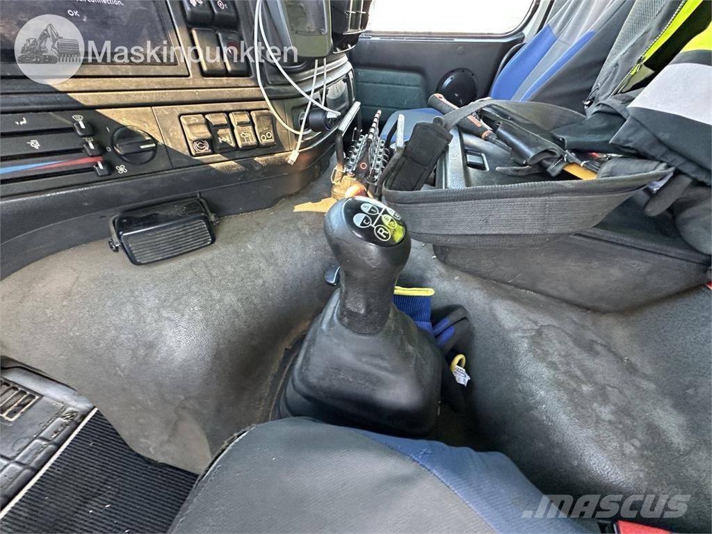 Volvo FM7 6X2 JMN شاحنات الرافعات