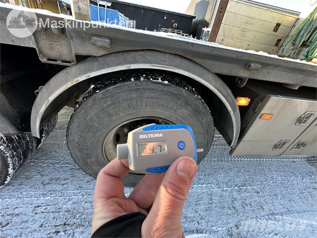 Volvo FM7 6X2 JMN شاحنات الرافعات