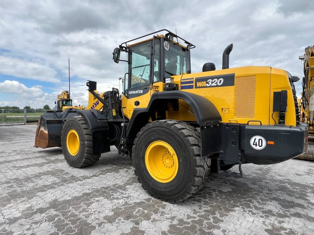 Komatsu WA320-7 Wheel loaders