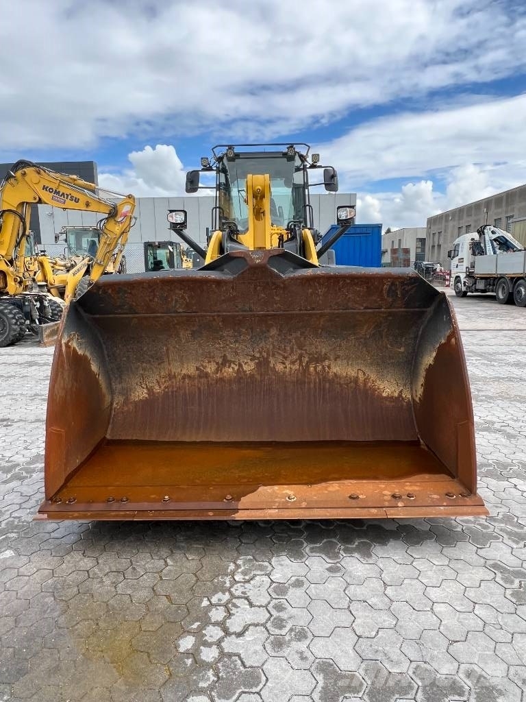 Komatsu WA320-7 Wheel loaders