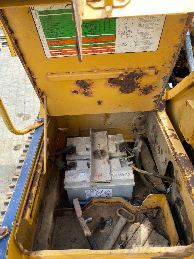 Komatsu PC210LC-5K Crawler excavators