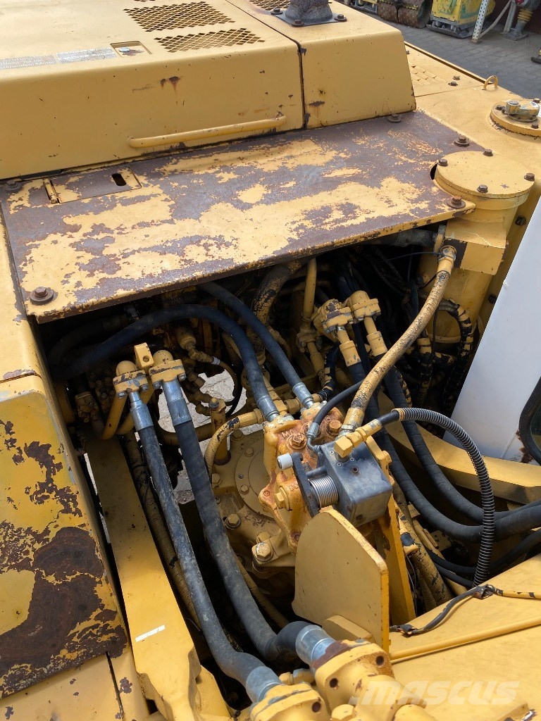 Komatsu PC210LC-5K Crawler excavators