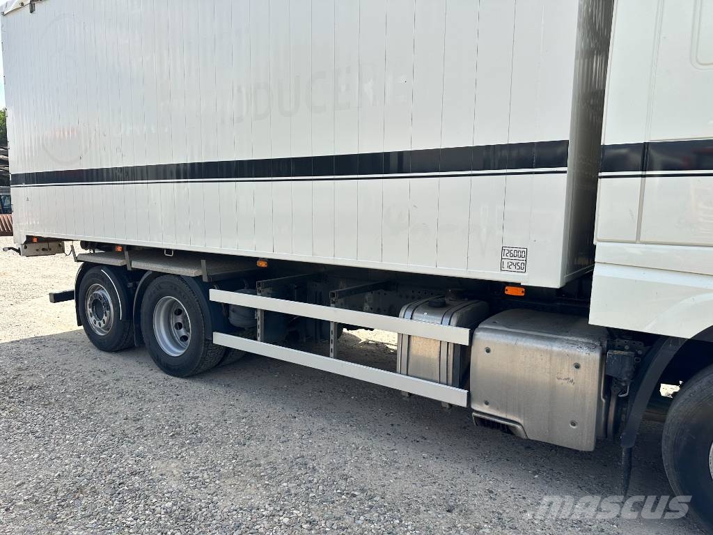DAF XF 530 6x2 //Volume tipper 45m3// Kipper