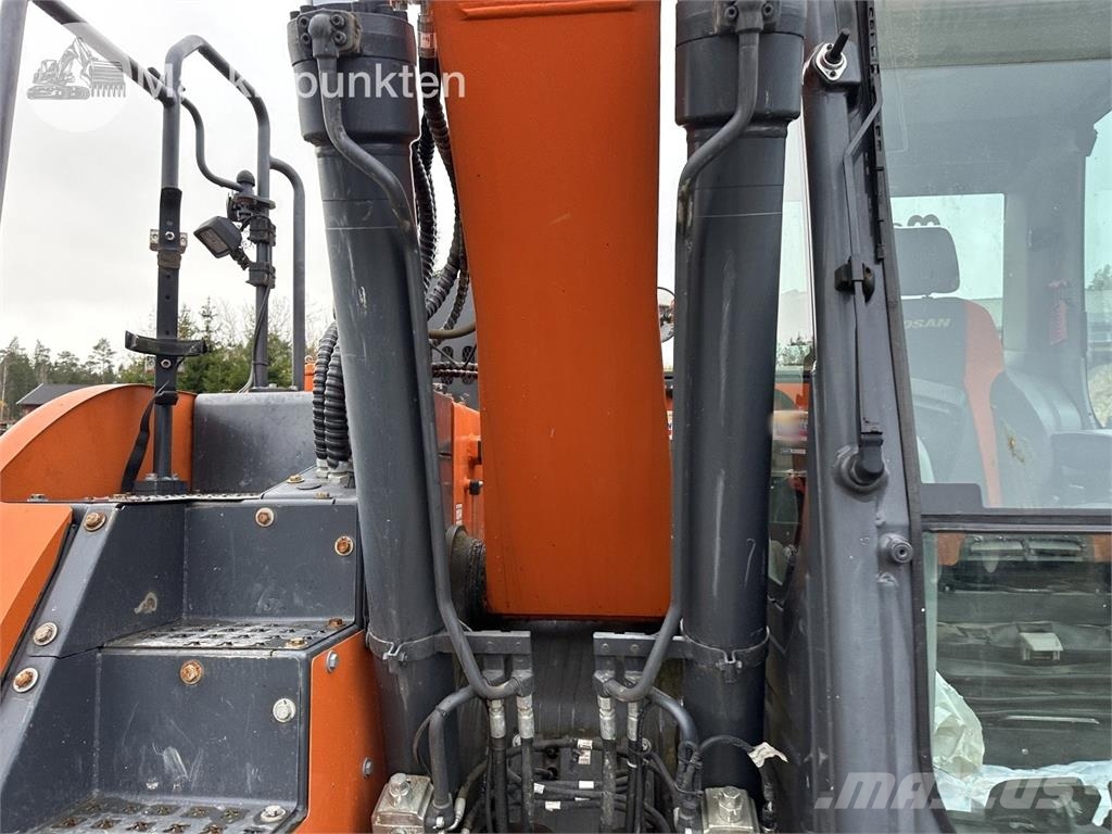 Doosan DX 140 LCR-5 Excavadoras sobre orugas