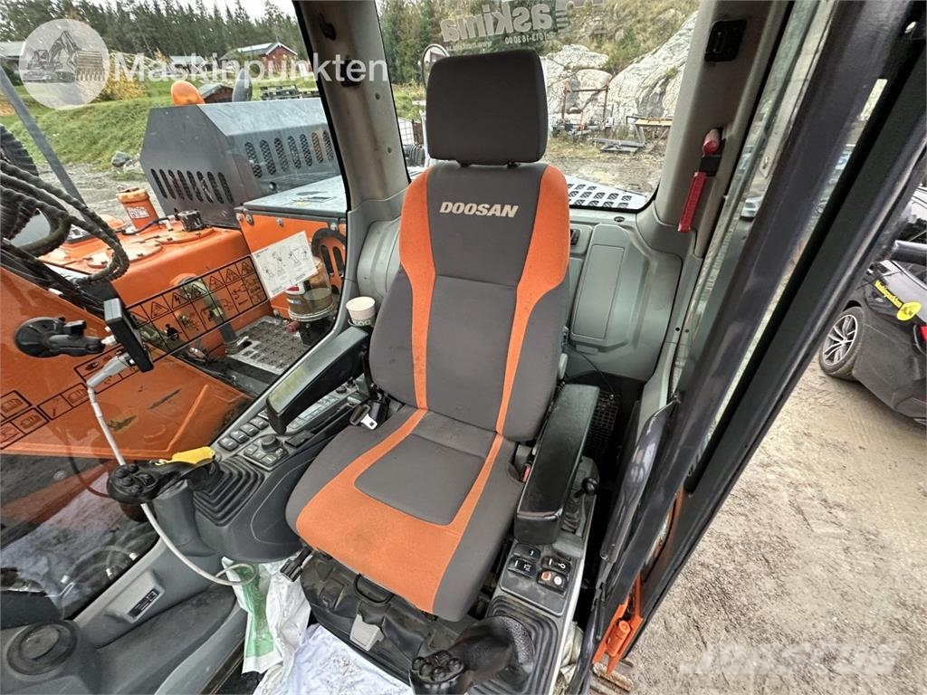 Doosan DX 140 LCR-5 Excavadoras sobre orugas