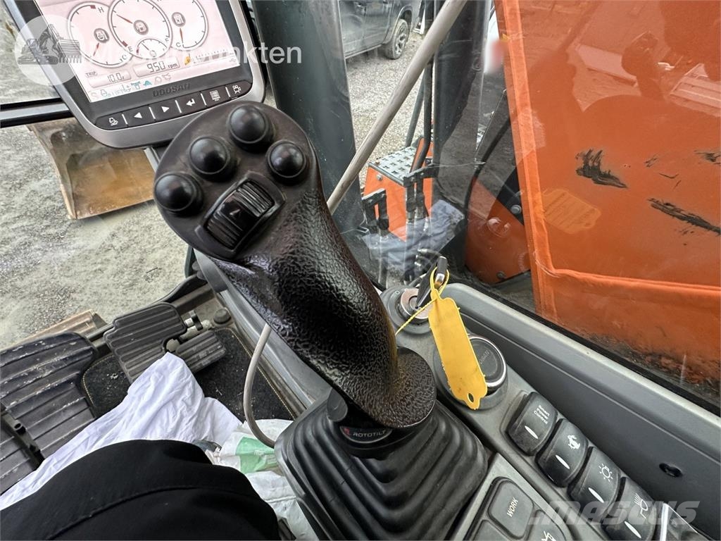 Doosan DX 140 LCR-5 Excavadoras sobre orugas