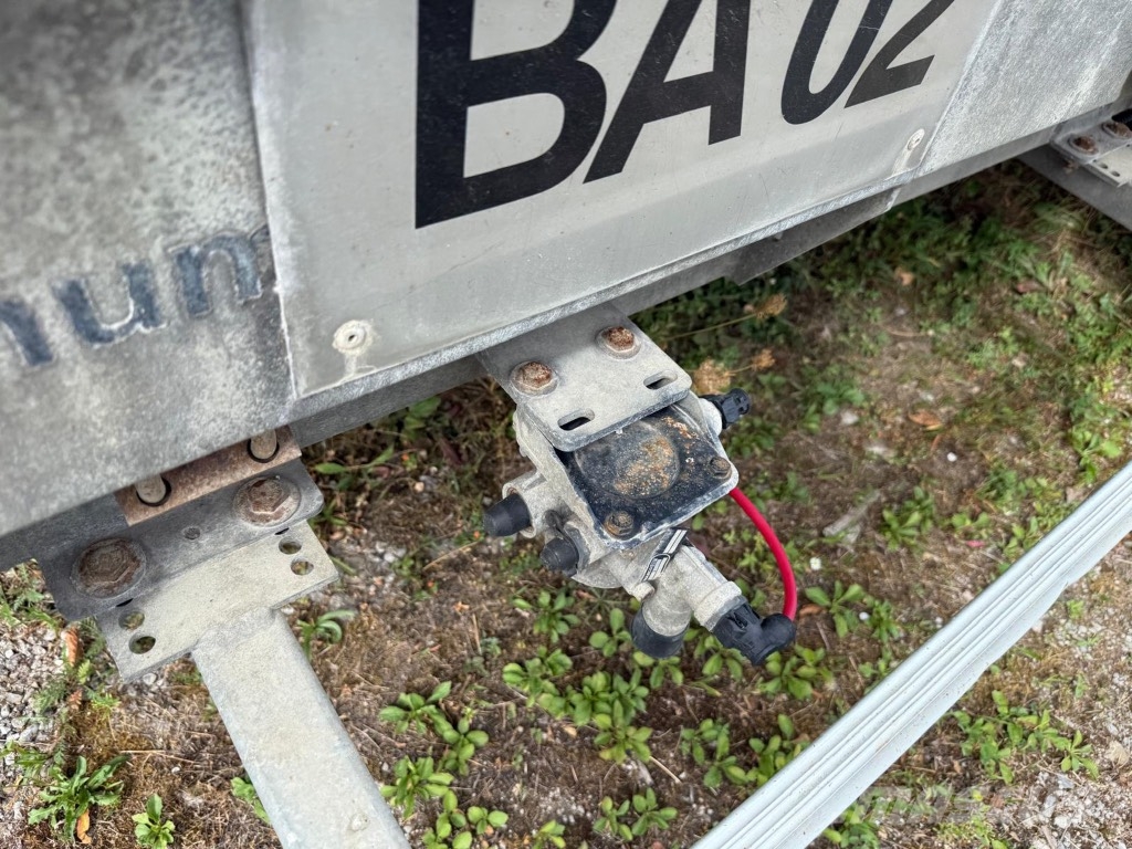 Humbaur BA02 / 2 Axle Zemie treileri