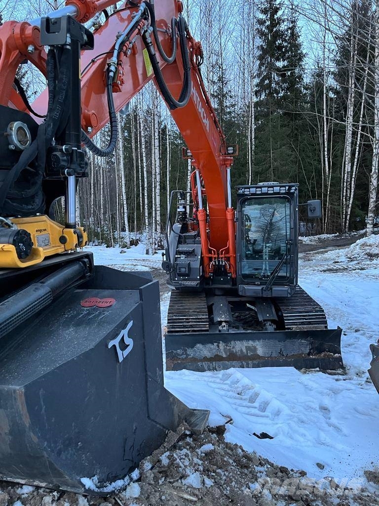 Hitachi ZX 135 US 履带挖掘机