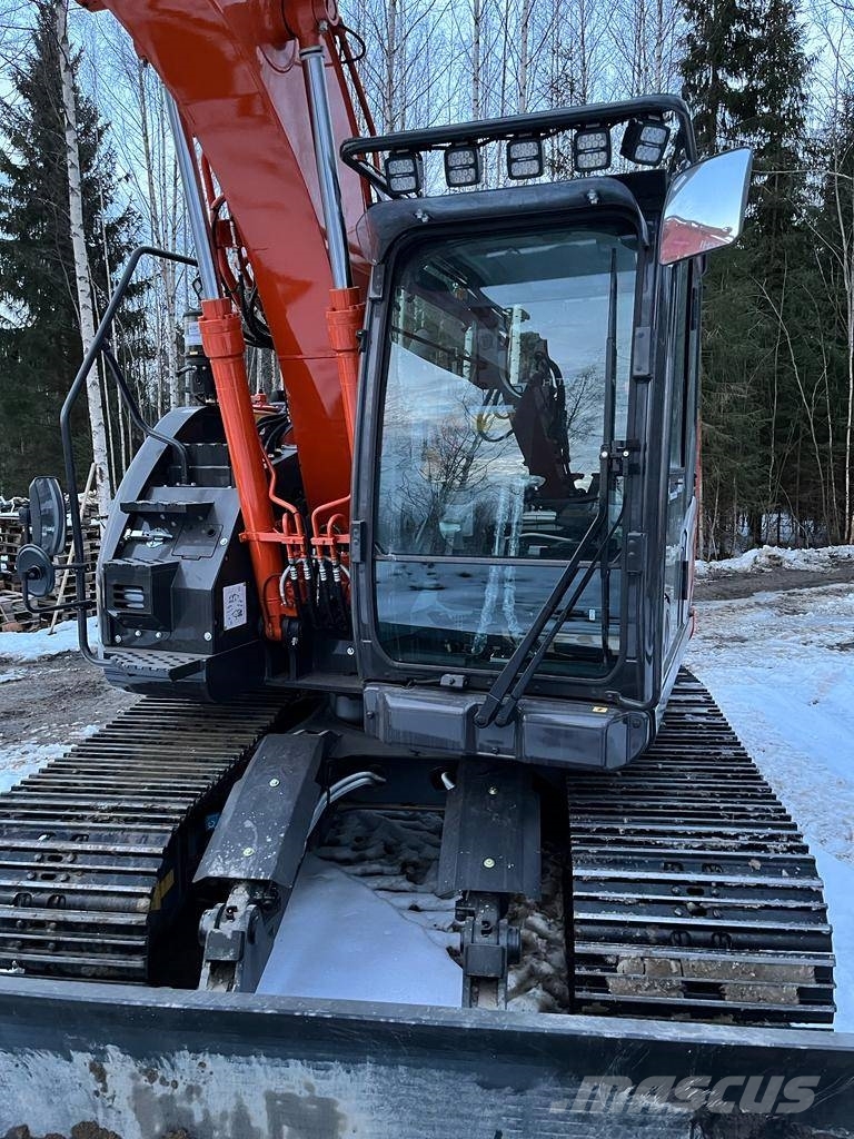 Hitachi ZX 135 US 履带挖掘机