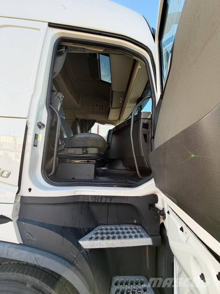 Volvo FH 8X4*4 Seria nr 3980 Šasija ar kabīni