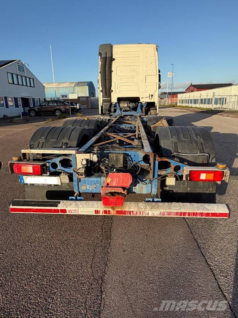 Volvo FH 8X4*4 Seria nr 3980 Šasija ar kabīni