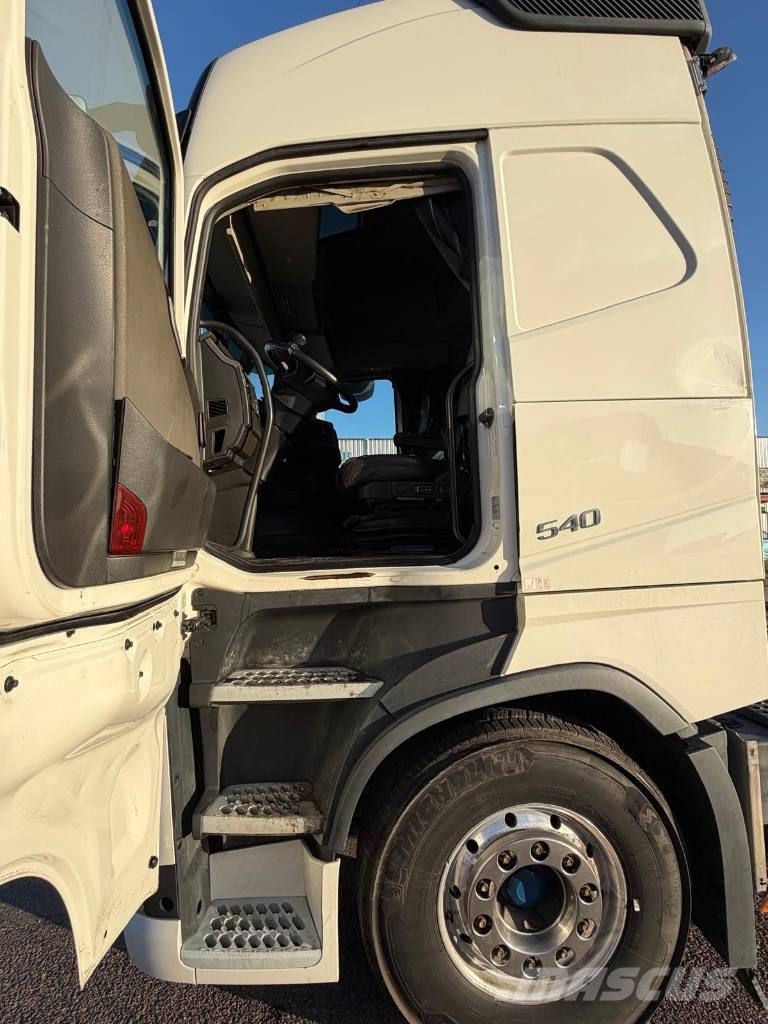 Volvo FH 8X4*4 Seria nr 3980 Šasija ar kabīni