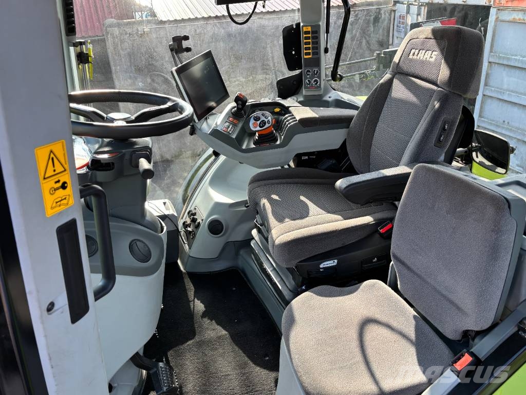 CLAAS Axion 930 Cmatic Traktoren