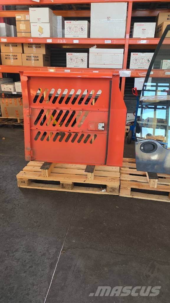 Atlas Seitenklappe Tür links vom Atlas 175WSR 駕駛室與內部