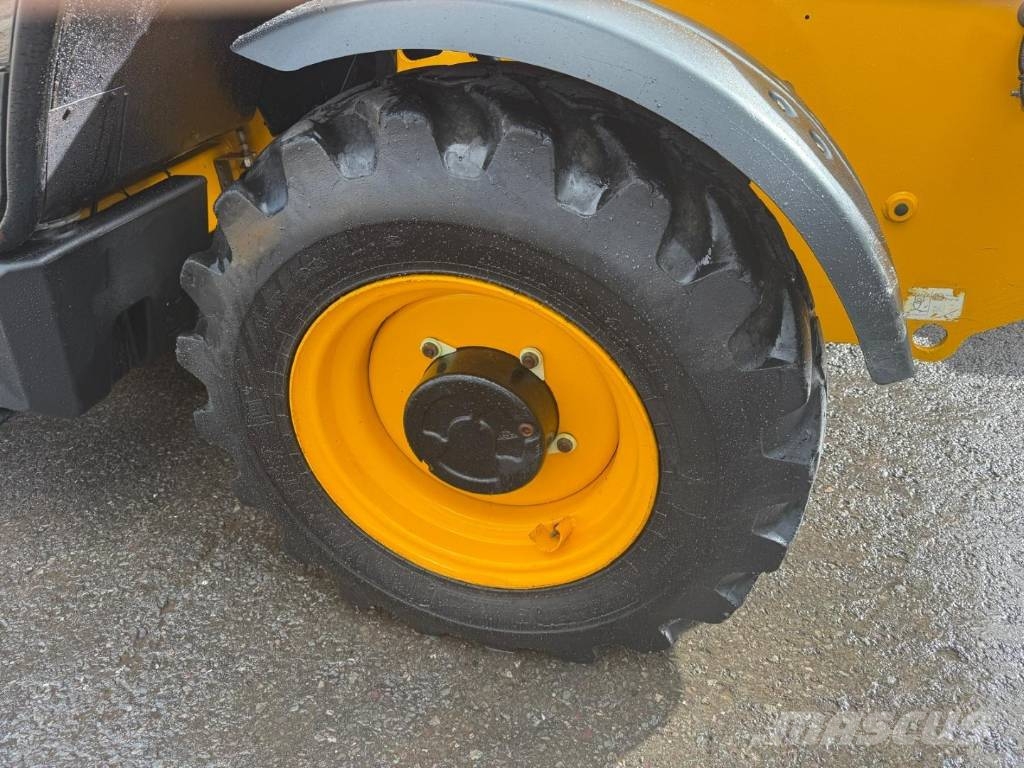 JCB 535-125 Hiviz Teleskoplæssere