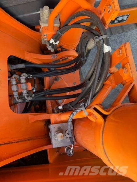 Doosan DX 140 LC Pelle sur chenilles