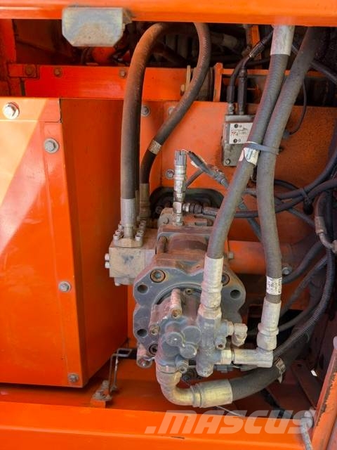 Doosan DX 140 LC Pelle sur chenilles