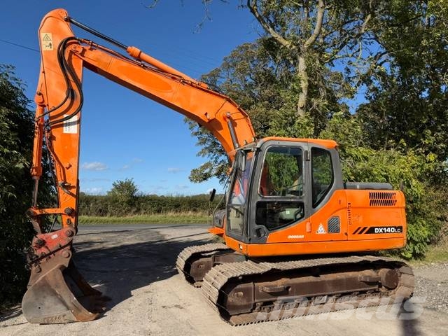 Doosan DX 140 LC Pelle sur chenilles