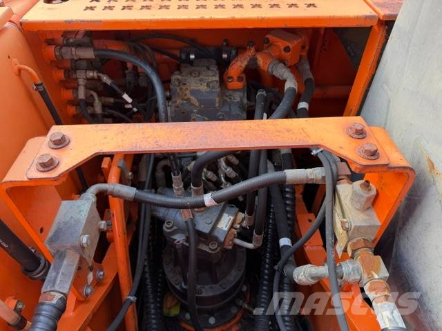 Doosan DX 140 LC Pelle sur chenilles
