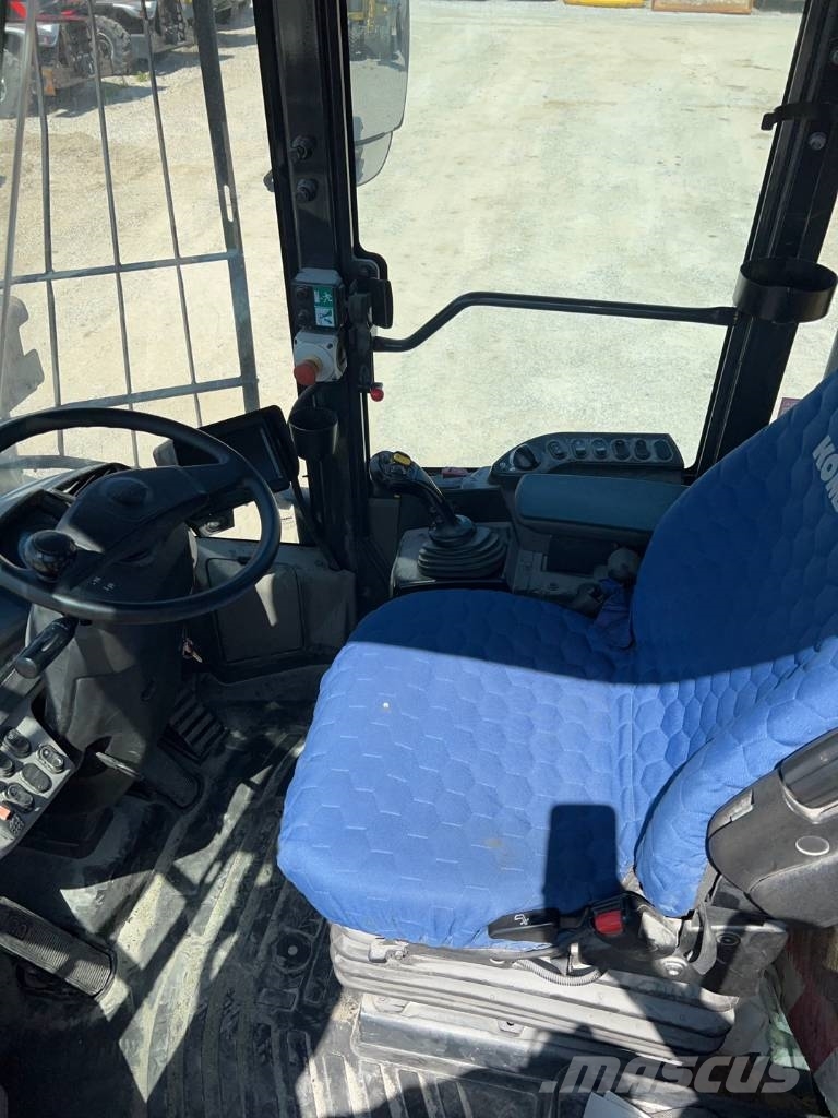 Komatsu WA 270-8 轮式装载机